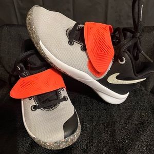 Nike basketball sneakers boys or girls